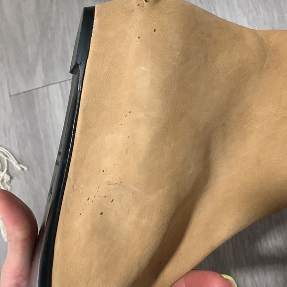 Giuseppe Zanotti tan booties with gold zipper - Picture 6 of 8